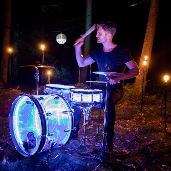 Foto von Violin-Percussion-LED-Duo