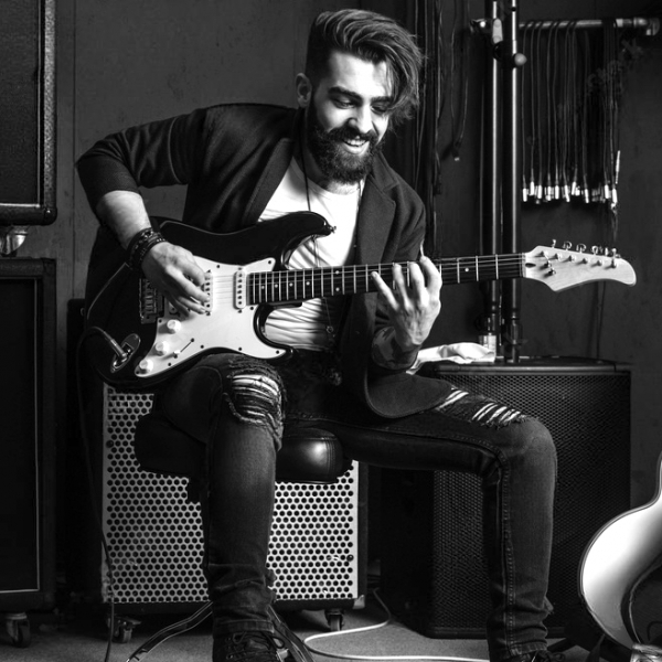 Foto von Guitar_03-1757493321.jpg