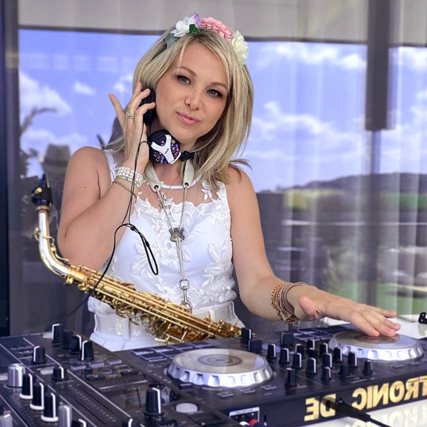 Foto von Saxophon-DJane_01.jpg