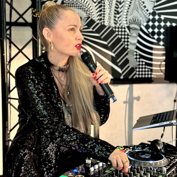 Foto von Singende-DJane_03-1749564176.jpg