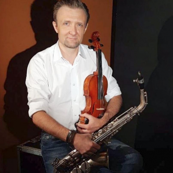 Foto von denys-boyev-HgC2W.jpg