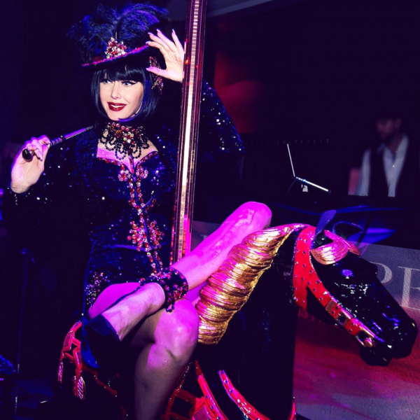 Foto von static-burlesque-circus-show-1.jpg