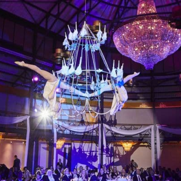 Foto von static-flying-chandelier-10.jpg