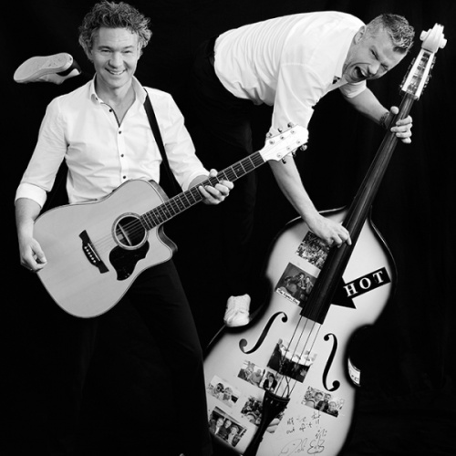 static-kontrabass-gitrarren-gesangs-duo-1.jpg