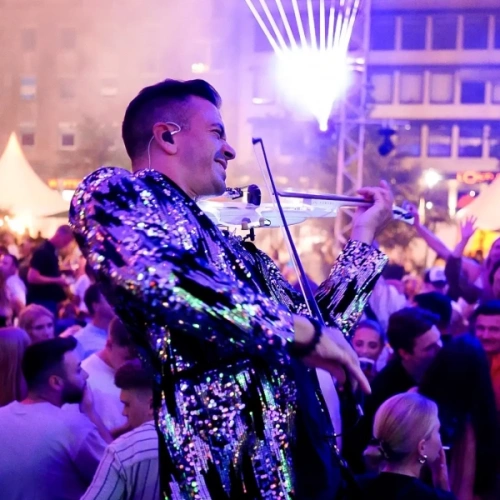 static-led-violin-02-1.webp