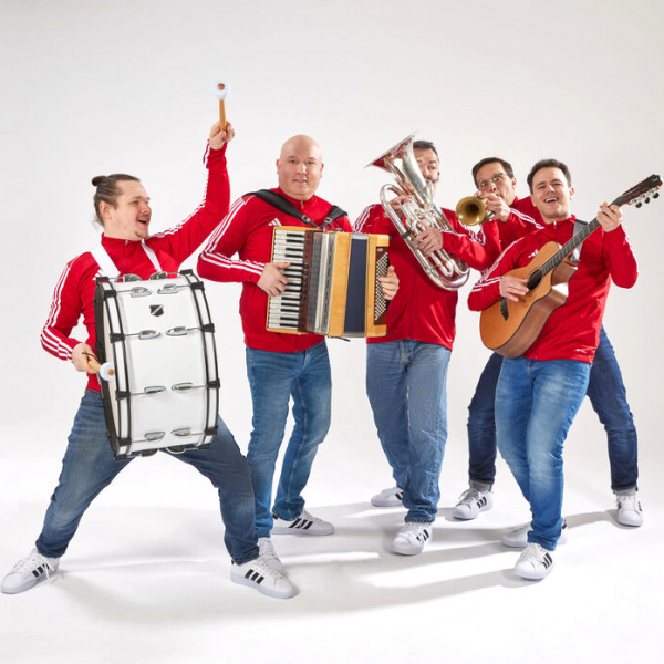 Foto von static-marching-band-2.jpg