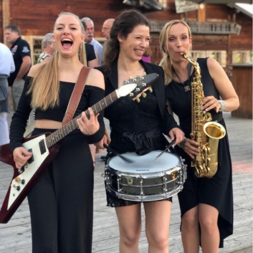 static-mobile-frauenband-trio-1.JPG
