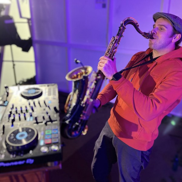 Foto von static-saxophon-dj-2.jpg