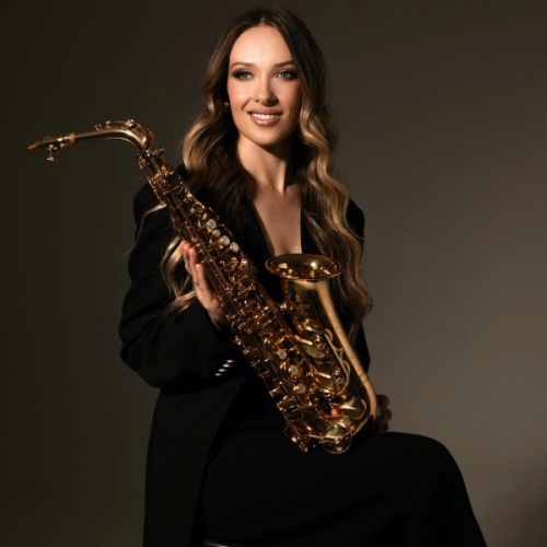 static-saxophonist-03-1.jpg
