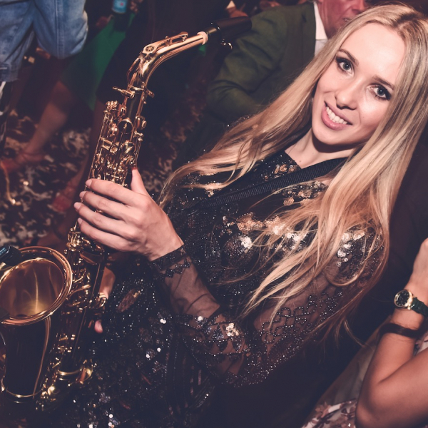 Foto von static-saxophonist-03-14.JPG