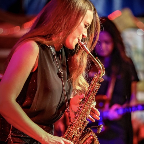 static-saxophonist-07-1.jpeg