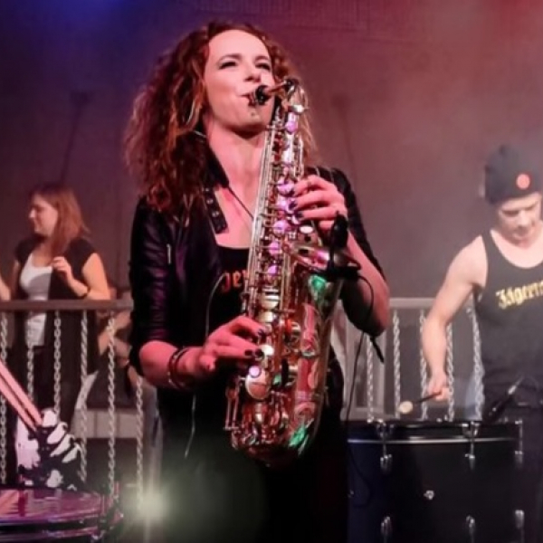 Foto von static-saxophonist-11-4.JPG