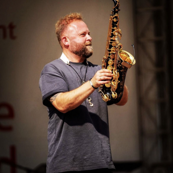 Foto von static-saxophonist-18-4.jpg