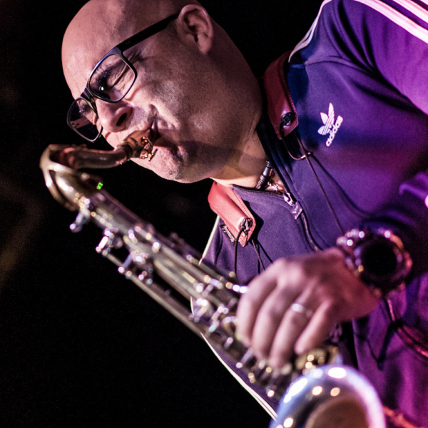 Foto von static-saxophonist-21-10.jpg