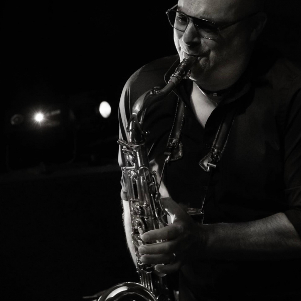 Foto von static-saxophonist-21-2.jpg