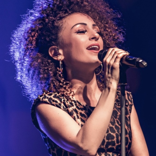 static-singer-16-1.jpg